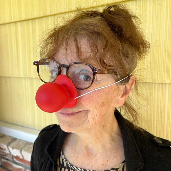 Squeaky Clown Nose JCN7006-RED Sold in bags of 10. CLICK FOR DISCOUNT PRICING: from $6.00 to $2.30 per nose.